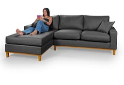 Sofá Living Amsterdã Com Chaise 3 Lugares Revestido Linho Base em Madeira