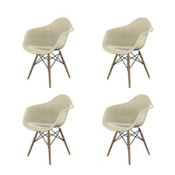 Conjunto com 4 Cadeiras Eames Arm DSW Fendi e Madeira