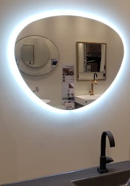 Espelho orgânico decorativo iluminado com led frio 60x80cm
