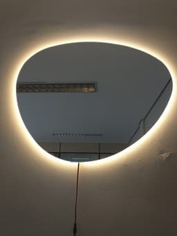 Espelho orgânico decorativo iluminado com led quente 60x80cm